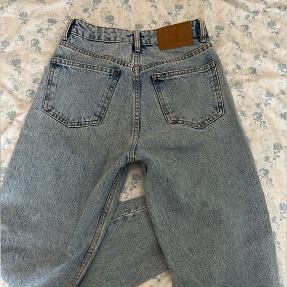 SOLD - ZARA Mom Jeans - Picture 2 of 3
